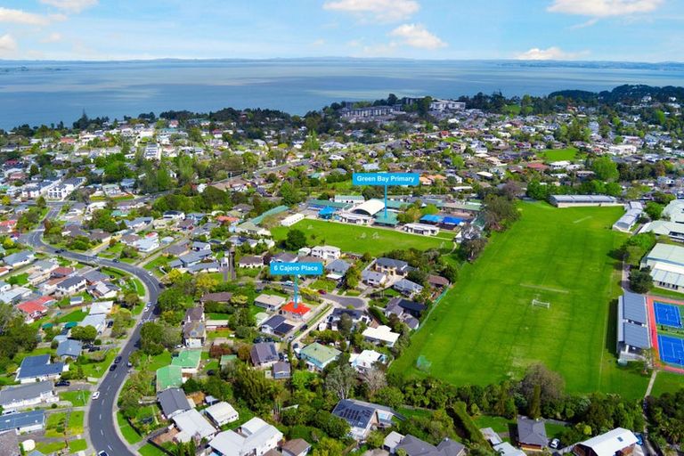 Photo of property in 6 Cajero Place, Green Bay, Auckland, 0604
