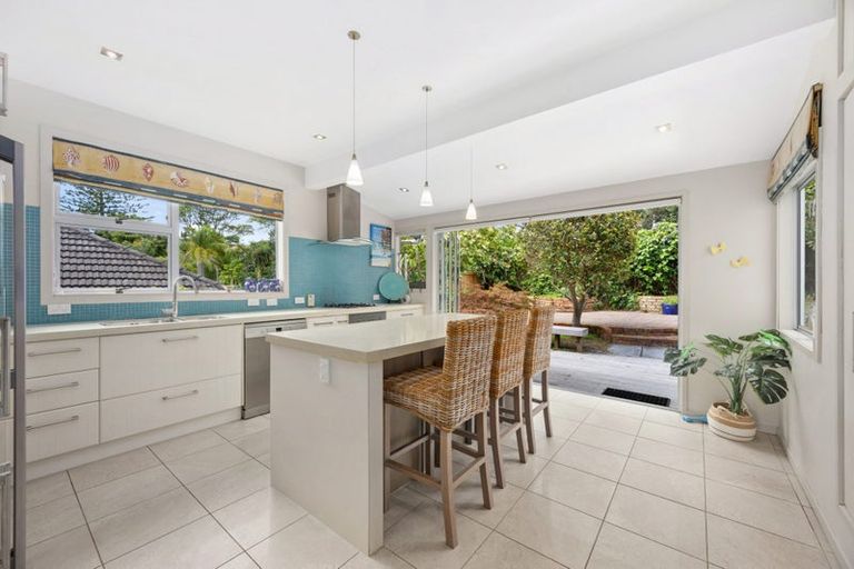 Photo of property in 1/22 Sandown Road, Rothesay Bay, Auckland, 0630