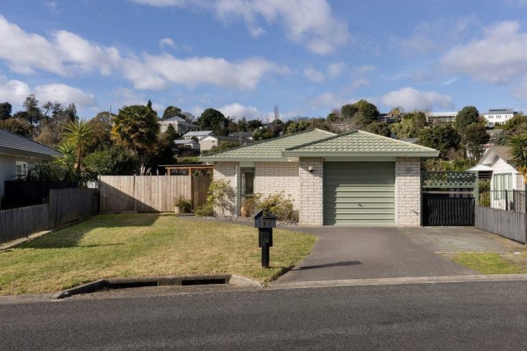 Photo of property in 27 Sunvale Place, Gate Pa, Tauranga, 3112