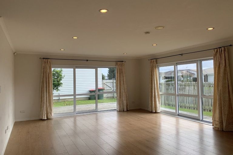 Photo of property in 16 Tarapiroe Avenue, Takanini, 2112