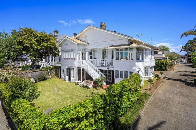 Photo of property in 63 Princes Street, Northcote Point, Auckland, 0627