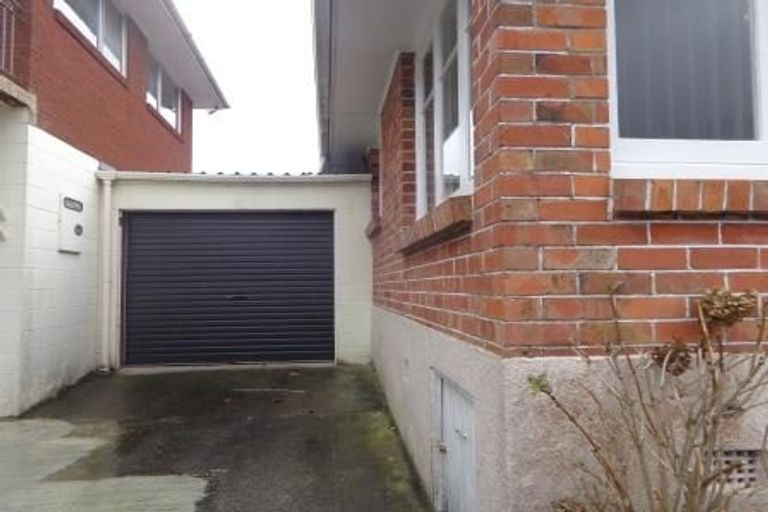 Photo of property in 11 Essex Street, Te Atatu South, Auckland, 0610