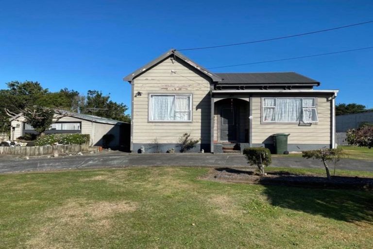 Photo of property in 49 Collingwood Street, Eltham, 4322