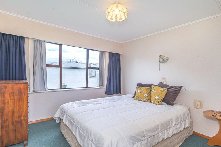 Photo of property in 19 Balmoral Street, Levin, 5510