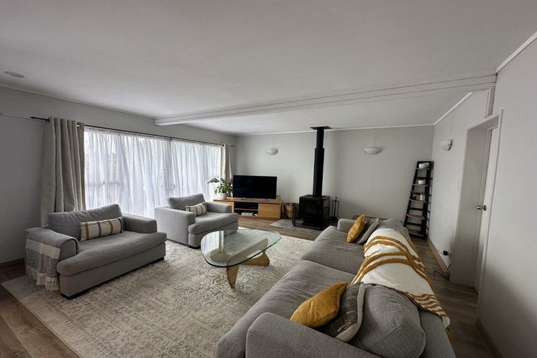 Photo of property in 16a Brian Crescent, Stanmore Bay, Whangaparaoa, 0932