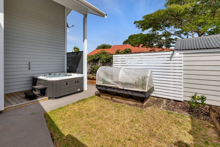 Photo of property in 2 Cayman Court, One Tree Point, 0118