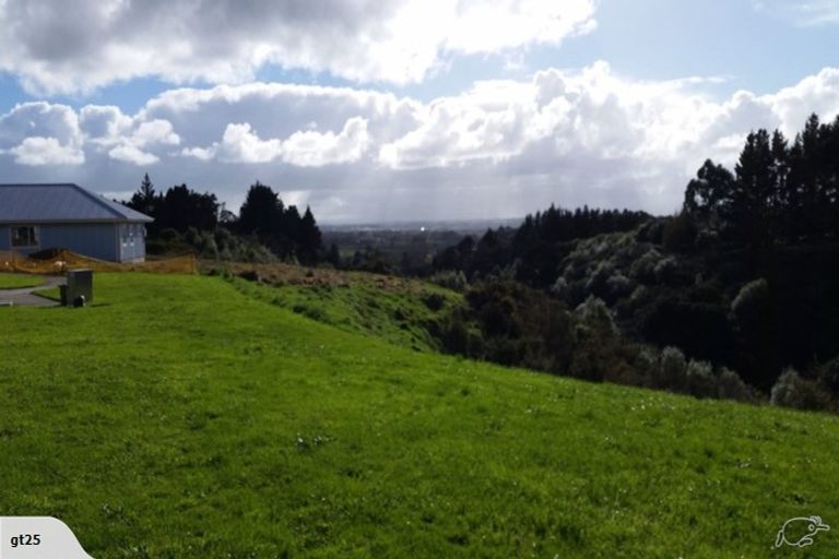 Photo of property in 24 Coutts Way, Fitzherbert, Palmerston North, 4410