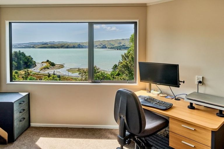 Photo of property in 50 Molyneux Close, Whitby, Porirua, 5024