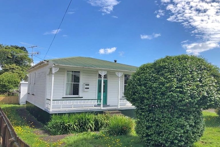 Photo of property in 10 Chapel Street, Papakura, 2110