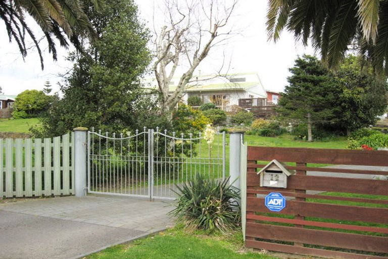 Photo of property in 12-14 Makora Road, Otaihanga, Paraparaumu, 5036