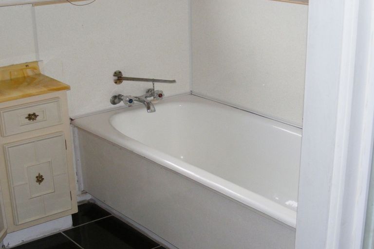 Photo of property in 25 Kotare Street, Hilltop, Taupo, 3330