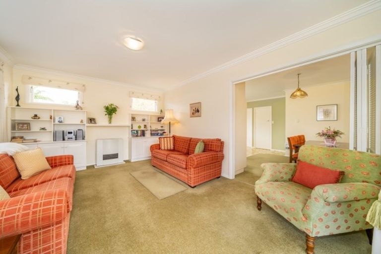 Photo of property in 96 Fraser Crescent, Elderslea, Upper Hutt, 5018