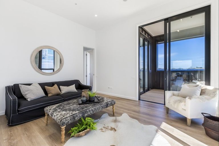 Photo of property in 5/14 Tamariki Avenue, Orewa, 0931