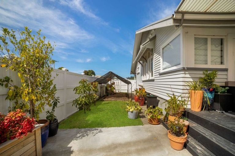 Photo of property in 195 Derby Street, Gisborne, 4010