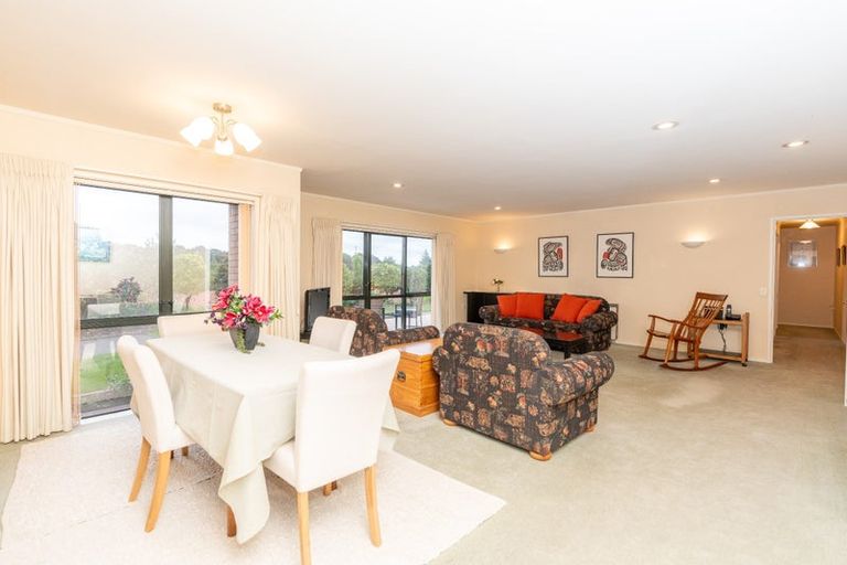 Photo of property in 61 Grosvenor Gardens, Flagstaff, Hamilton, 3210