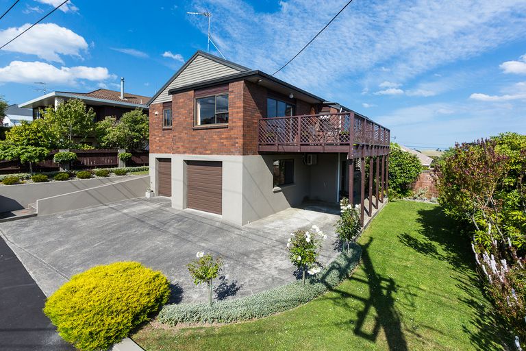 Photo of property in 16 Albion Street, Shiel Hill, Dunedin, 9013