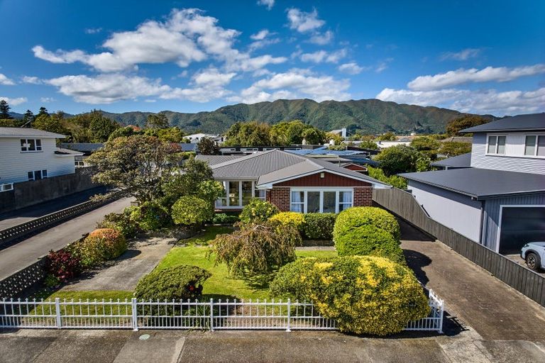 Photo of property in 66 Wai-iti Crescent, Woburn, Lower Hutt, 5010
