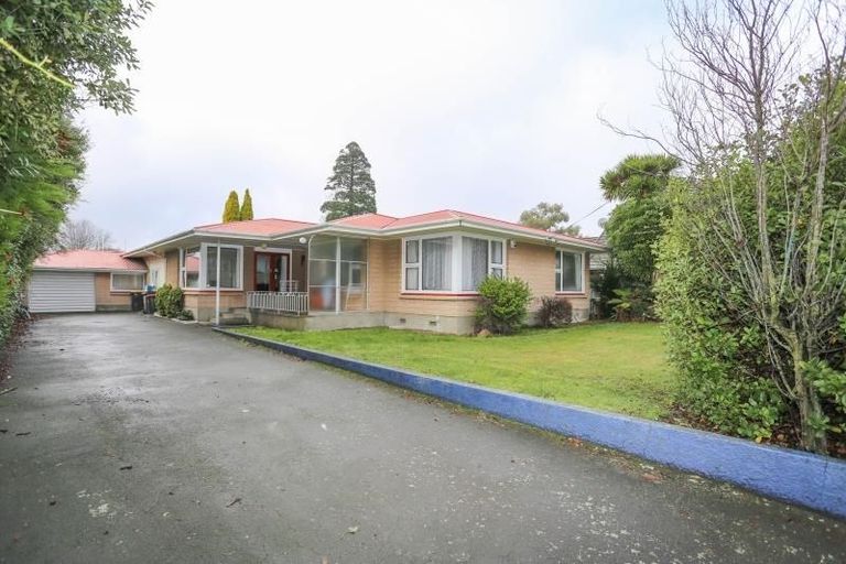 Photo of property in 110 Waimairi Road, Ilam, Christchurch, 8041