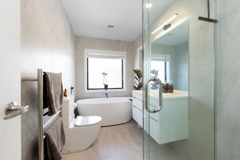 Photo of property in 125c Point Chevalier Road, Point Chevalier, Auckland, 1022