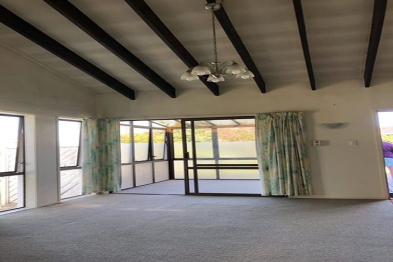 Photo of property in 2/6 Fortunes Road, Half Moon Bay, Auckland, 2012