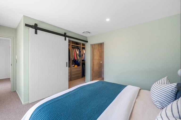 Photo of property in 19 Obelisk Street, Wanaka, 9305