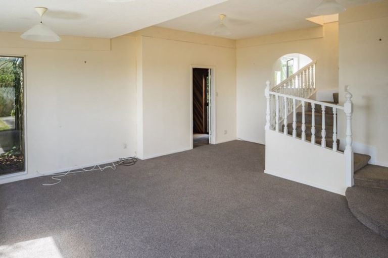 Photo of property in 68 Kahu Road, Paremata, Porirua, 5024