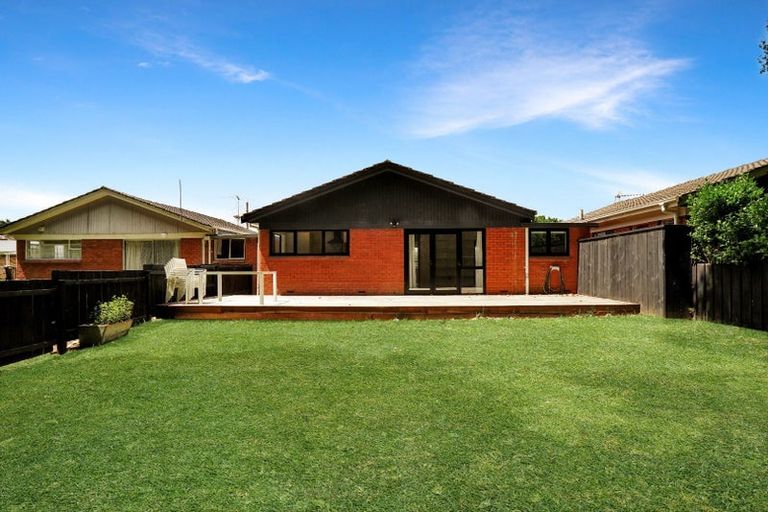 Photo of property in 15a Rosehill Drive, Rosehill, Papakura, 2113