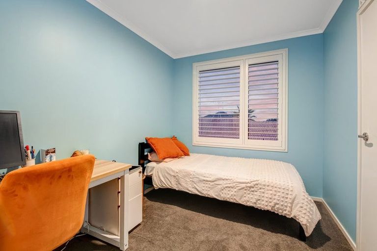 Photo of property in 6 Coral Court, Gulf Harbour, Whangaparaoa, 0930