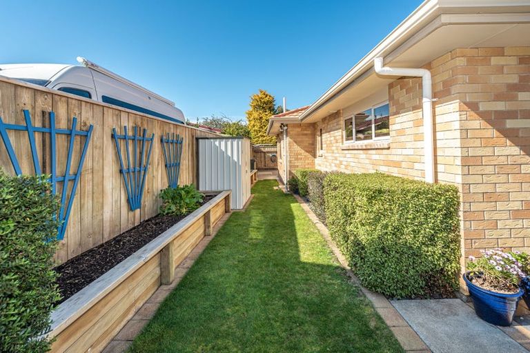 Photo of property in 16 Gilligan Close, College Estate, Whanganui, 4500