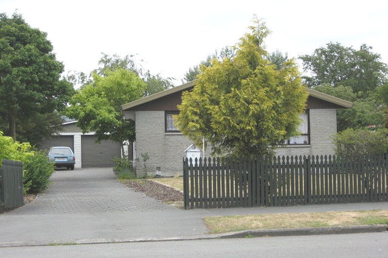 Photo of property in 9 Genista Place, Parklands, Christchurch, 8083