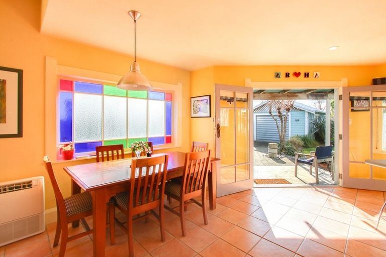 Photo of property in 137 Georges Drive, Napier South, Napier, 4110