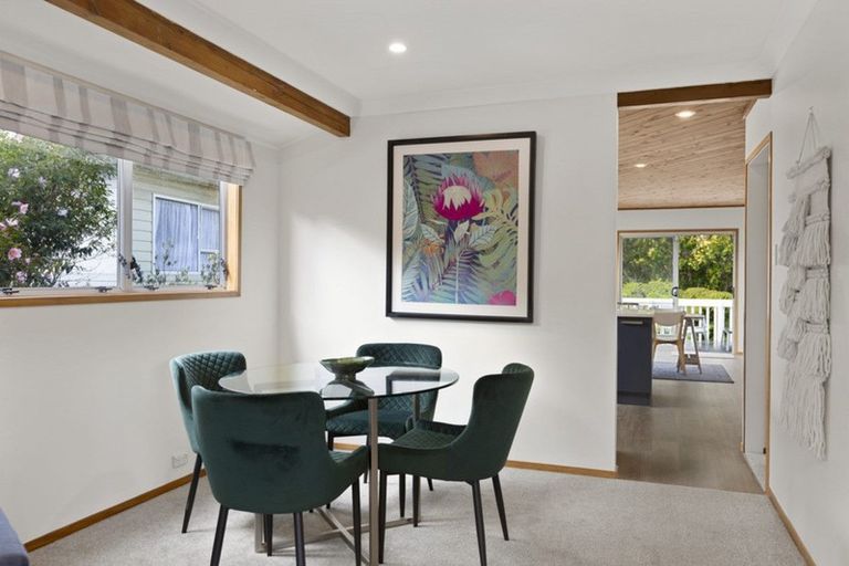 Photo of property in 49 Cron Avenue, Te Atatu South, Auckland, 0610