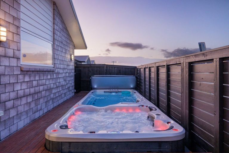 Photo of property in 7 Hoiho Place, Papamoa, 3118