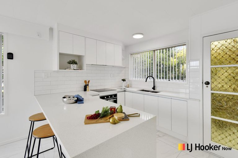 Photo of property in 5 Carbery Place, Manurewa, Auckland, 2102