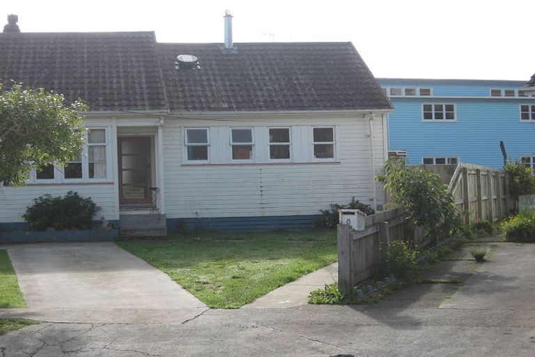 Photo of property in 9 Burke Grove, Naenae, Lower Hutt, 5011