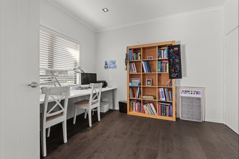 Photo of property in 69 Polson Hill Drive, Aokautere, Palmerston North, 4471