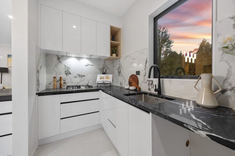 Photo of property in 2f Hughs Way, Flat Bush, Auckland, 2019