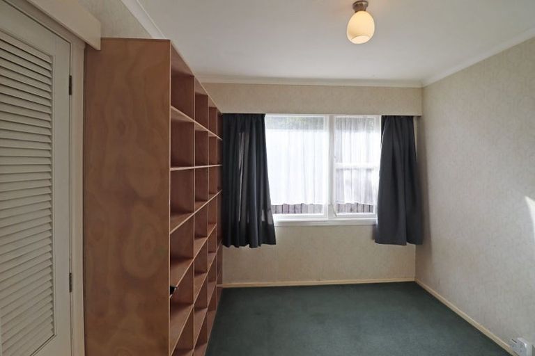 Photo of property in 33 Victory Crescent, Tawa, Wellington, 5028