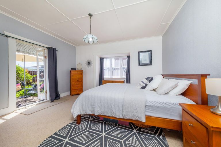 Photo of property in 20 Oakdale Road, Mount Roskill, Auckland, 1041