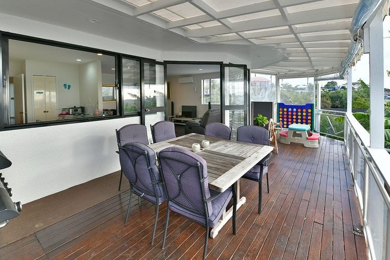 Photo of property in 68a Vipond Road, Stanmore Bay, Whangaparaoa, 0932