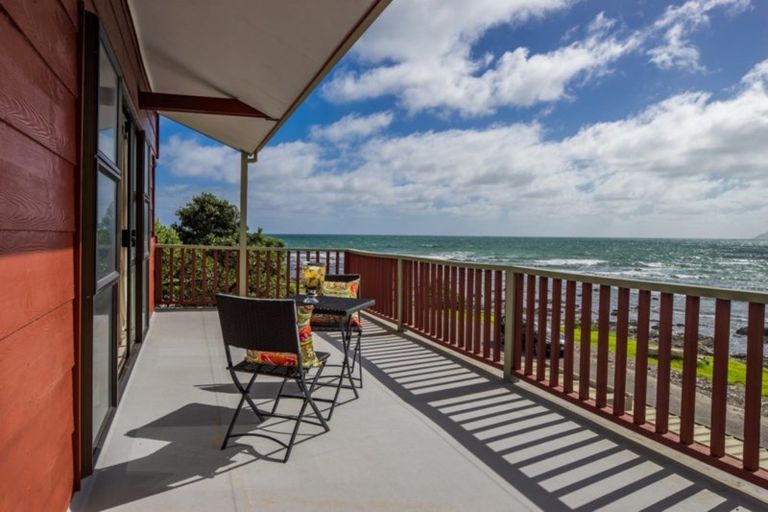 Photo of property in 32 Ocean Parade, Pukerua Bay, 5026