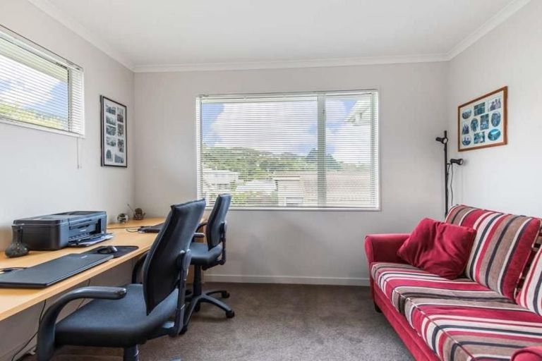 Photo of property in 53a Oxford Street, Tawa, Wellington, 5028
