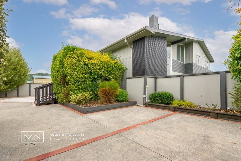 Photo of property in 1 Roband Crescent, Brown Owl, Upper Hutt, 5018