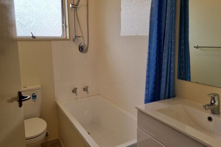 Photo of property in 2/72 Fairfield Avenue, Addington, Christchurch, 8024