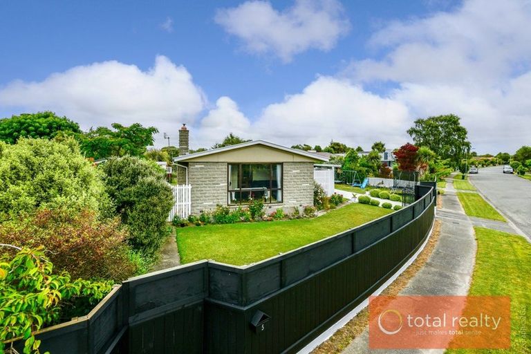 Photo of property in 5 Charles Upham Avenue, Hillmorton, Christchurch, 8025