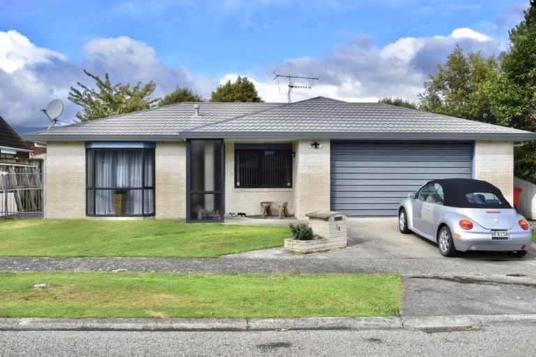 Photo of property in 12 Renata Road, Otaki, 5512