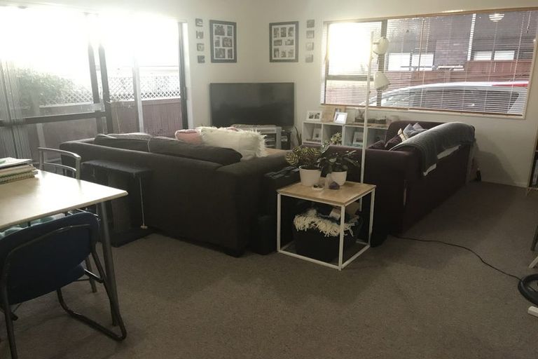 Photo of property in 1/28 Firth Road, Torbay, Auckland, 0630