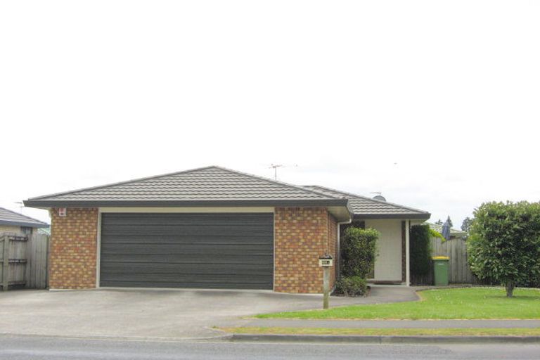 Photo of property in 88a Manuroa Road, Takanini, 2112