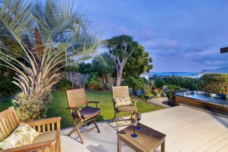 Photo of property in 12 Ascot Way, Orewa, 0931