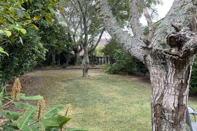 Photo of property in 47 Tirimoana Road, Te Atatu South, Auckland, 0602